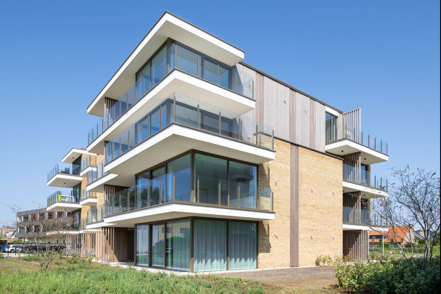 Aluminium schrijnwerk met doekzonwering